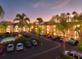 Cortona Inn & Suites Anaheim Resort hotel thumbnail 8