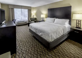 Holiday Inn Hotel & Suites-Milwaukee Airport by IHG hotel thumbnail 4