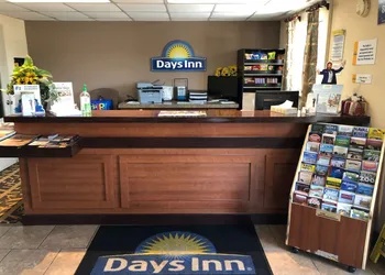 Days Inn by Wyndham Tappahannock hotel thumbnail 2