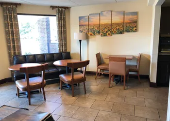 Days Inn by Wyndham Tappahannock hotel thumbnail 3