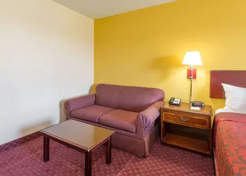 Days Inn by Wyndham Tappahannock hotel thumbnail 8