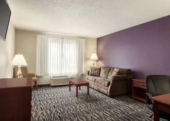 Baymont by Wyndham Springfield I-44 hotel thumbnail 7