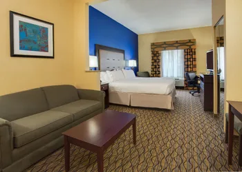 Holiday Inn Express Tower Center by IHG hotel thumbnail 4