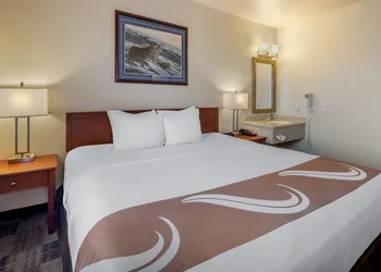 Quality Inn Kenai hotel thumbnail 6