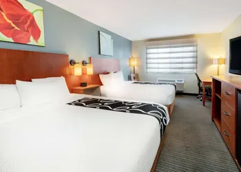 La Quinta Inn & Suites by Wyndham Helena hotel thumbnail 6