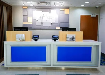 Holiday Inn Express : Hillsboro I-35 by IHG hotel thumbnail 3