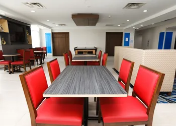 Holiday Inn Express : Hillsboro I-35 by IHG hotel thumbnail 4