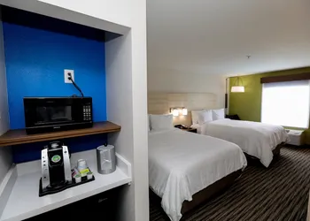 Holiday Inn Express : Hillsboro I-35 by IHG hotel thumbnail 6
