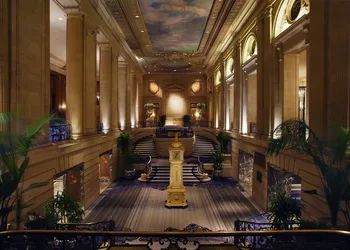 Hilton Chicago hotel thumbnail 2
