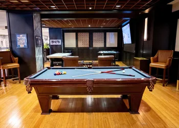 Hilton Chicago hotel thumbnail 4