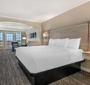Comfort Suites Chincoteague Island Bayfront Resort hotel detail image 5