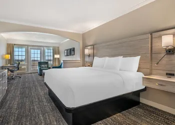 Comfort Suites Chincoteague Island Bayfront Resort hotel thumbnail 5