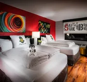 Staypineapple, Hotel FIVE, Downtown Seattle hotel detail image 4