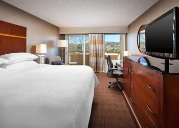 Sheraton Agoura Hills Hotel hotel thumbnail 6