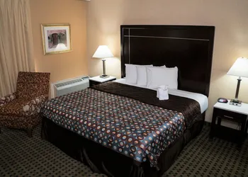 California Inn hotel thumbnail 2