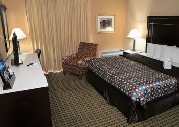 California Inn hotel thumbnail 4
