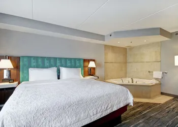 Hampton Inn & Suites by Hilton - Guelph hotel thumbnail 6