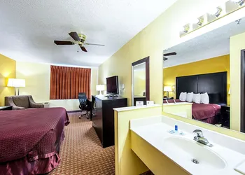 Rodeway Inn & Suites Monticello hotel thumbnail 8