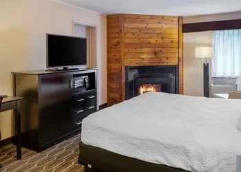 Best Western Plus Poconos Hotel hotel thumbnail 4