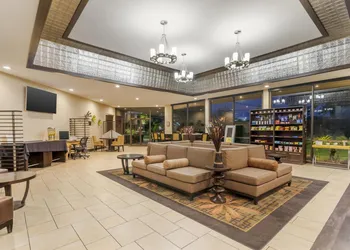 Best Western Plus Garden Court Inn hotel thumbnail 2