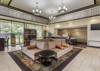 Best Western Plus Garden Court Inn hotel thumbnail 3