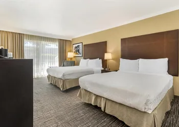 Best Western Plus Garden Court Inn hotel thumbnail 8