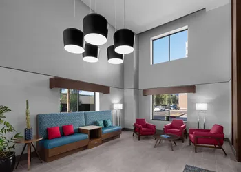 Hampton Inn Phoenix-Biltmore hotel thumbnail 2