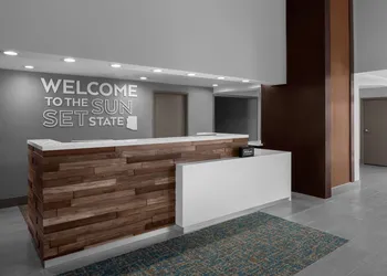 Hampton Inn Phoenix-Biltmore hotel thumbnail 3