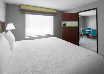 Hampton Inn Phoenix-Biltmore hotel thumbnail 7