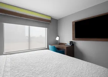 Hampton Inn Phoenix-Biltmore hotel thumbnail 8