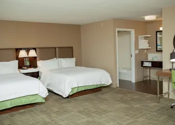 Hampton Inn Commerce Novi hotel thumbnail 3