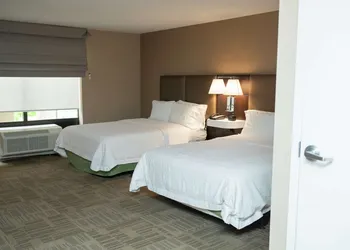 Hampton Inn Commerce Novi hotel thumbnail 4