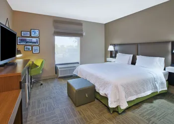 Hampton Inn Commerce Novi hotel thumbnail 6
