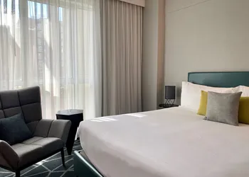 Warwick Le Crystal - Montréal hotel thumbnail 3
