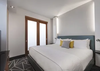 Warwick Le Crystal - Montréal hotel thumbnail 4