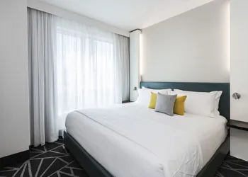 Warwick Le Crystal - Montréal hotel thumbnail 8