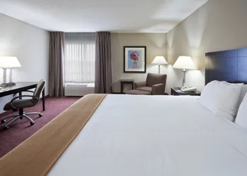 Holiday Inn Express New Haven by IHG hotel thumbnail 3