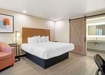 Best Western Shadow Inn hotel thumbnail 7