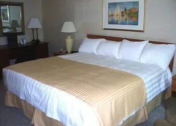 Ramada by Wyndham Watertown/Thousand Islands NY hotel thumbnail 5