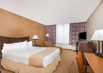 Ramada by Wyndham Watertown/Thousand Islands NY hotel thumbnail 6