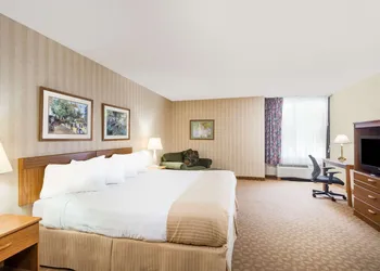 Ramada by Wyndham Watertown/Thousand Islands NY hotel thumbnail 8