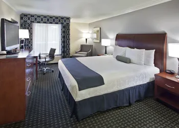 Best Western Plus Marina Shores Hotel hotel thumbnail 5