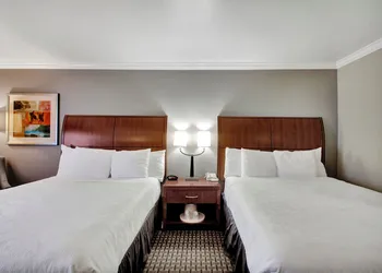 Best Western Plus Marina Shores Hotel hotel thumbnail 8
