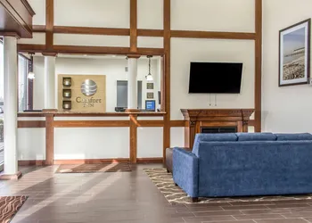 Comfort Inn Medford - Long Island hotel thumbnail 2