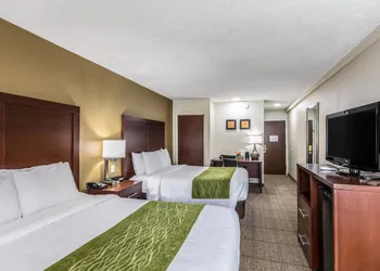 Comfort Inn Medford - Long Island hotel thumbnail 8