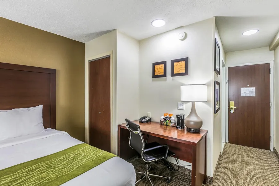 Comfort Inn Medford - Long Island hotel detail image 6