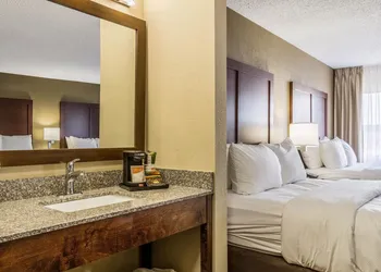 Comfort Inn Norwalk - Sandusky hotel thumbnail 8