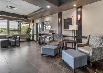 Best Western Plus Chocolate Lake Hotel hotel thumbnail 2