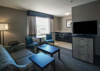 Best Western Plus Chocolate Lake Hotel hotel thumbnail 7