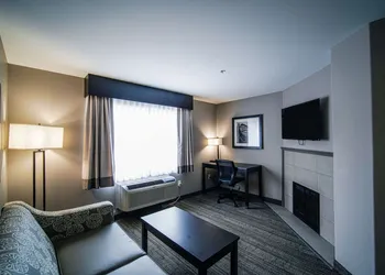 Best Western Plus Chocolate Lake Hotel hotel thumbnail 8